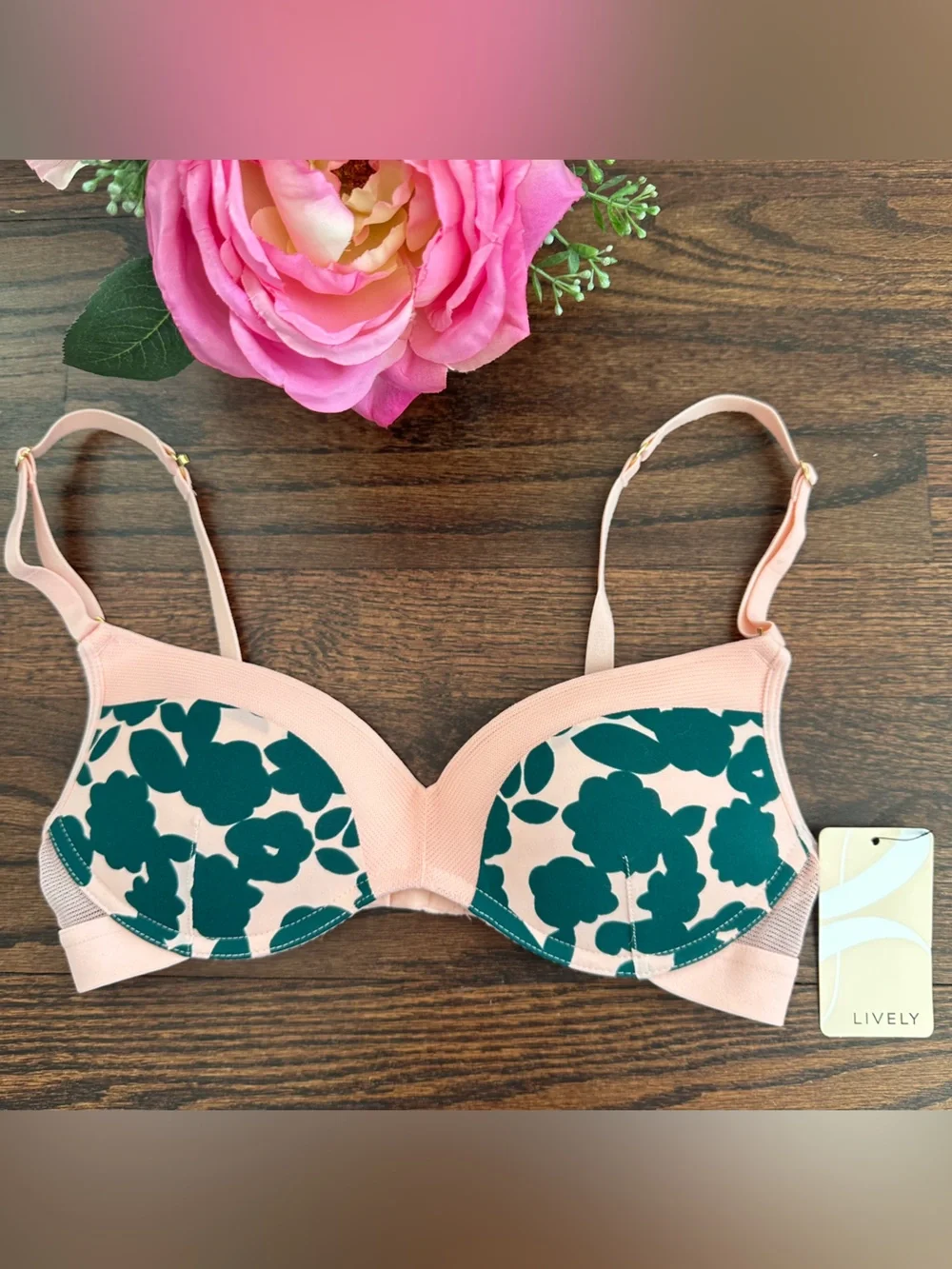 NWT Lively Retro Blooms wireless bra, size 32B